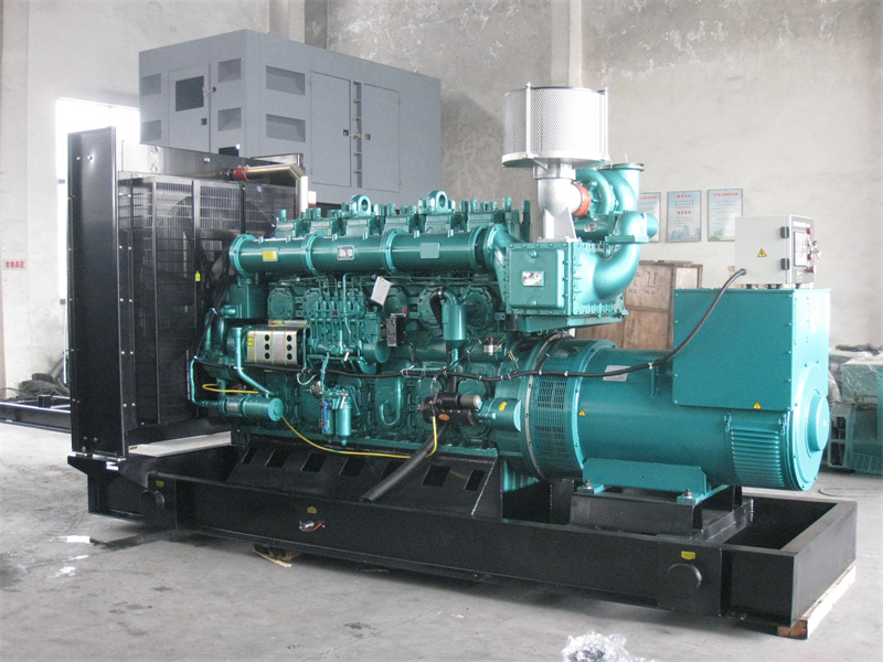 龙岗200KW 柴油发电机的油耗是多少?