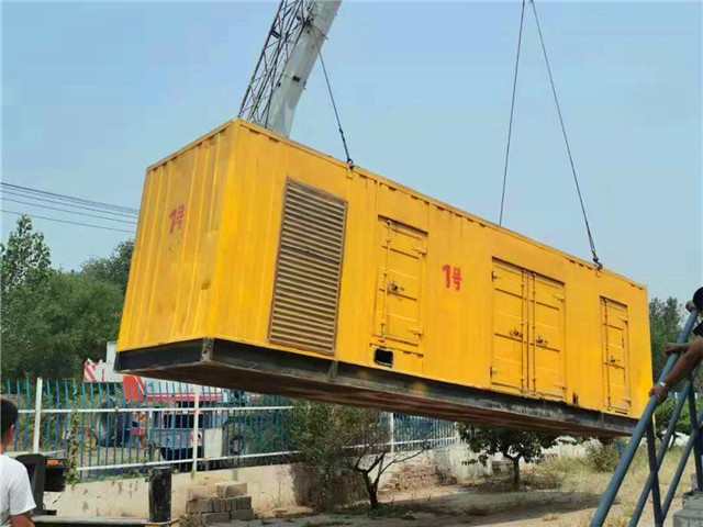 龙岗300KW柴油发电机组油耗是多少？